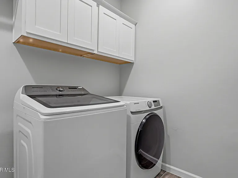 253 Emerald Sun Dr — Photo 34