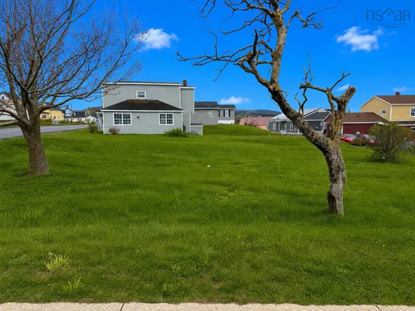 12 Veterans Memorial Ct, Inverness, NS B0E 1N0