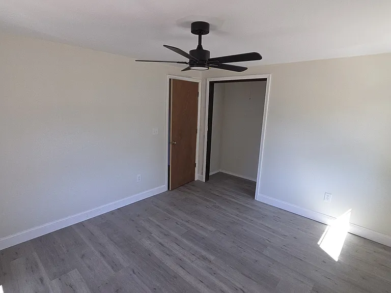 132 W Stafford Rd — Photo 13