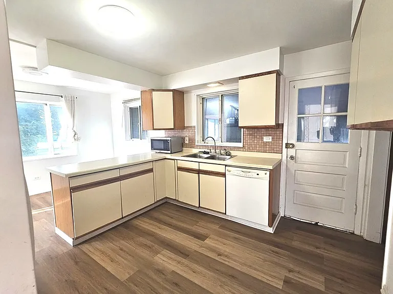 4527 Lilac Ave — Photo 6