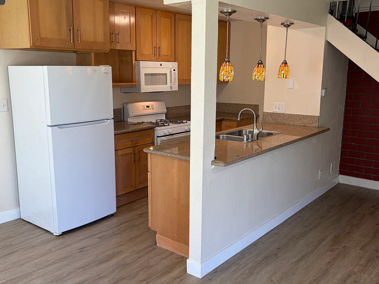 2 bed, 840 sqft, $1,650 — Photo 1