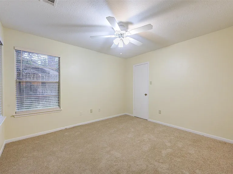 12810 Chaseland Ln — Photo 31