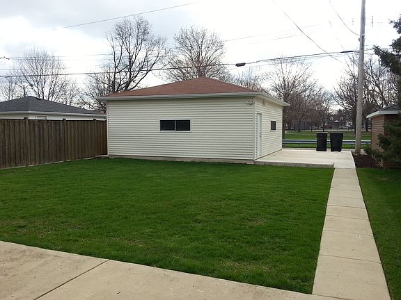 3rd image of 5349 N Oriole Ave