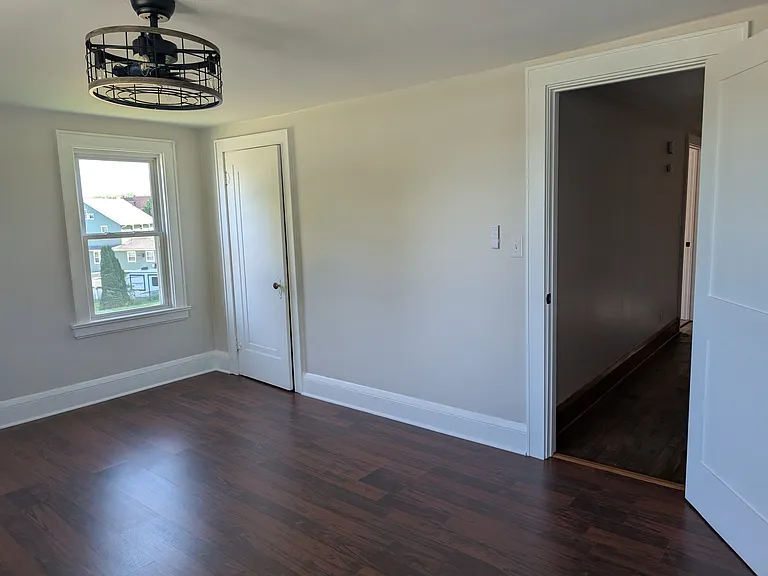 92 W State St — Photo 11