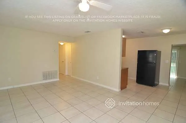 912 Skyview Dr — Photo 2