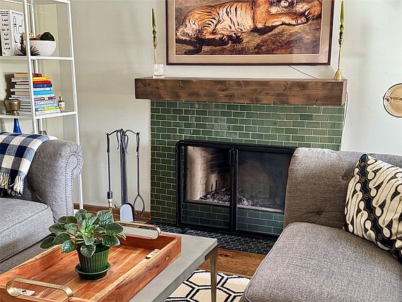 4th image of 1006 Monroe St