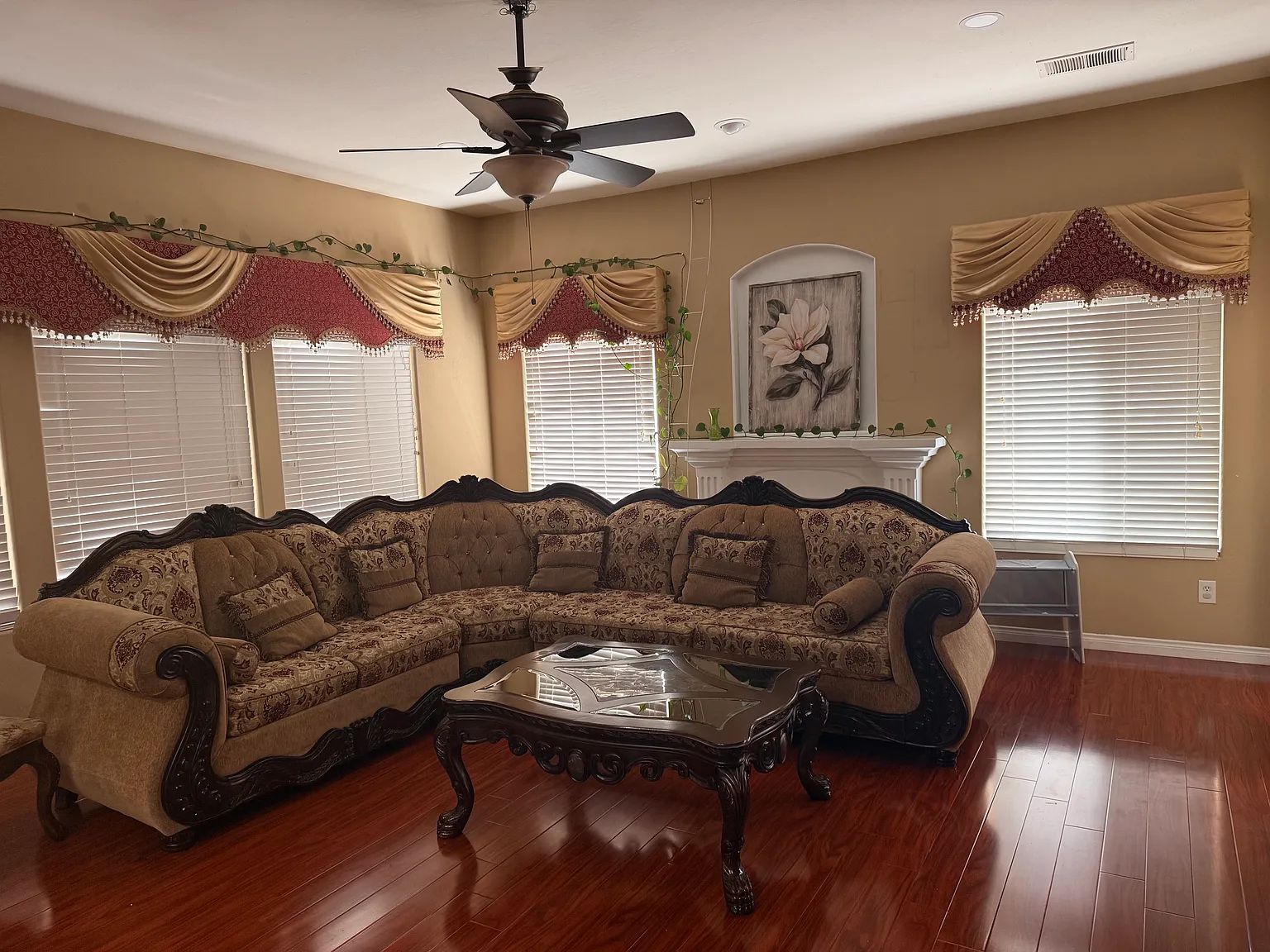 3 bed, 2.5 bath, 2100 sqft, $2,600 — Photo 3
