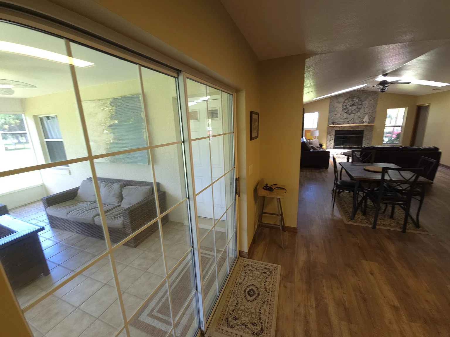 4 bed, 2552 sqft, $3,250 — Photo 3