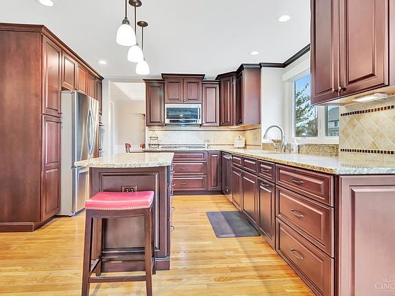 2nd image of 6790 Parklake Dr