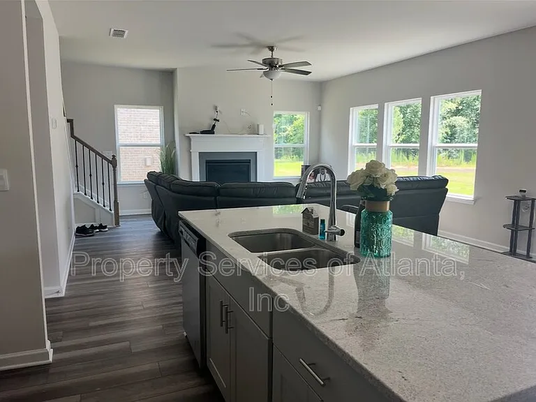 6900 Newcastle Ct — Photo 6