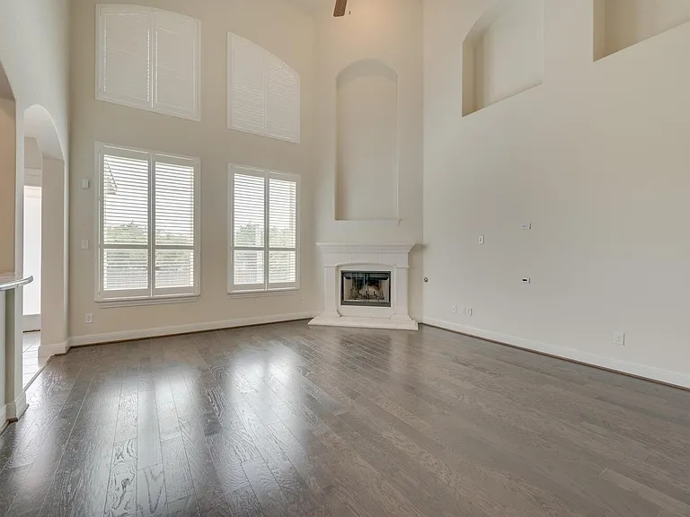 845 Richardson Ln — Photo 11
