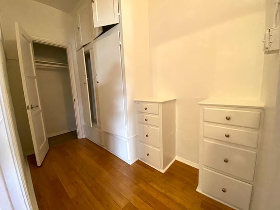 4th image of 849 S Oxford Ave #304