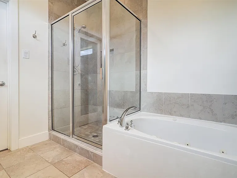 4346 Spencer St — Photo 17