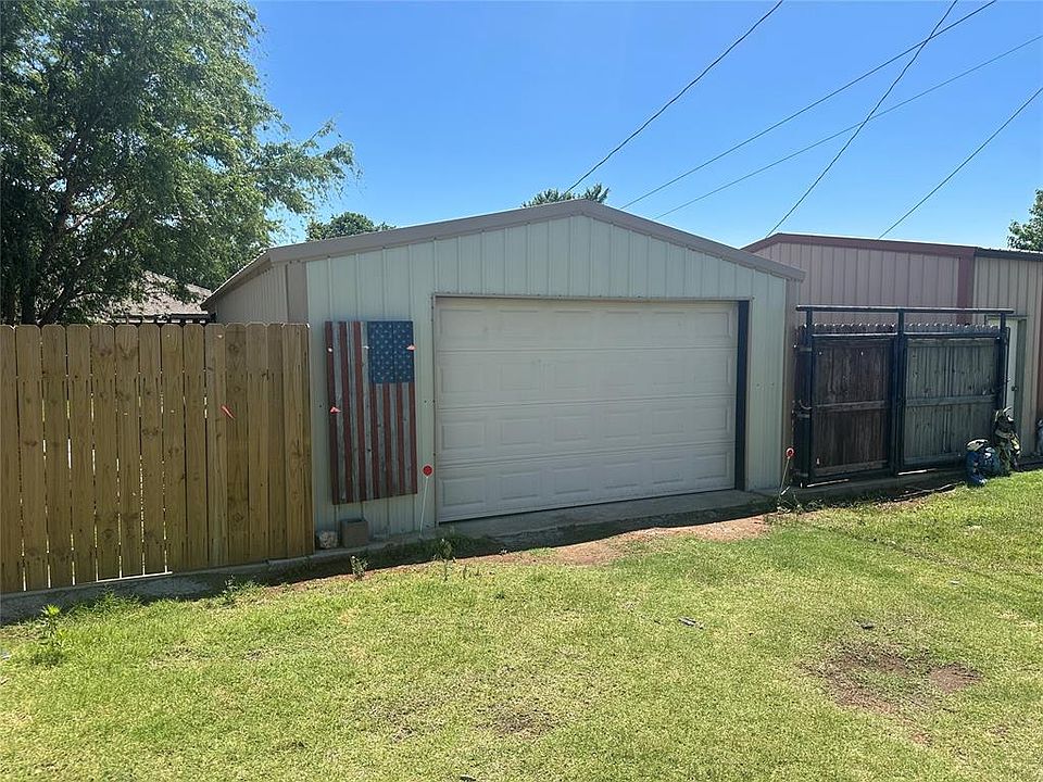 2nd image of 307 Parkview Pl