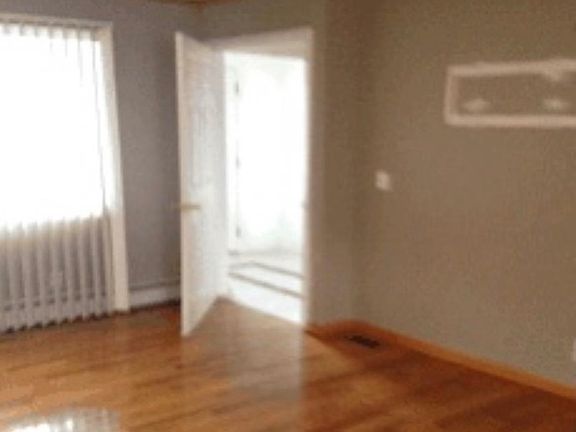 3rd image of 20 Garwood Ct S Floor 1