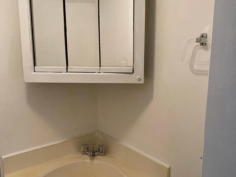 basement's bathroom