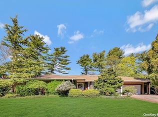 11 Hedgerow Ln, Jericho, NY 11753