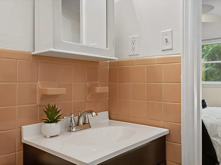 2408 Rolling Pines Ave — Photo 13