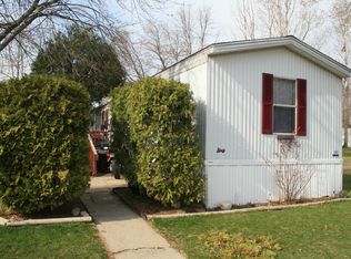 3221 Kennedy Ln, Waterloo, IA 50701