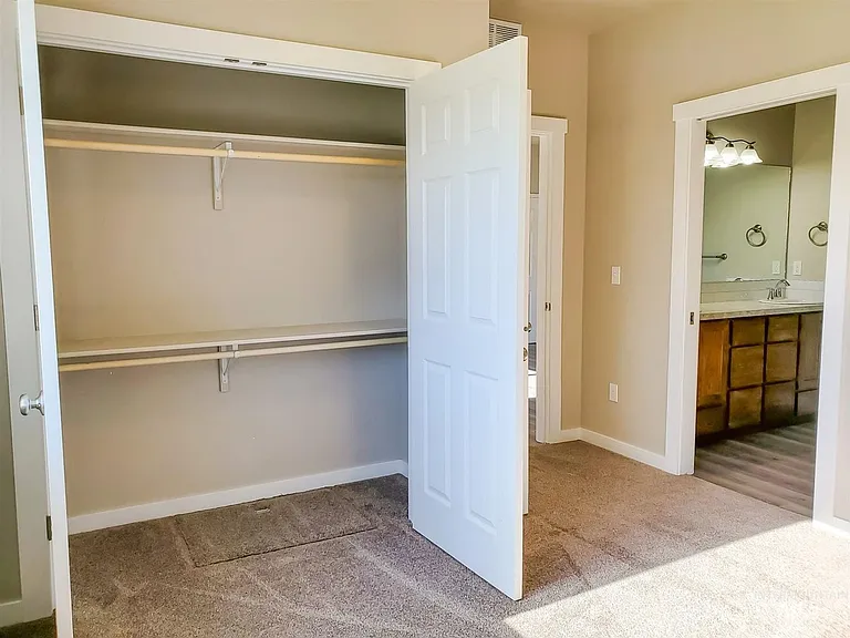 1011 Pirate Cove Dr — Photo 17
