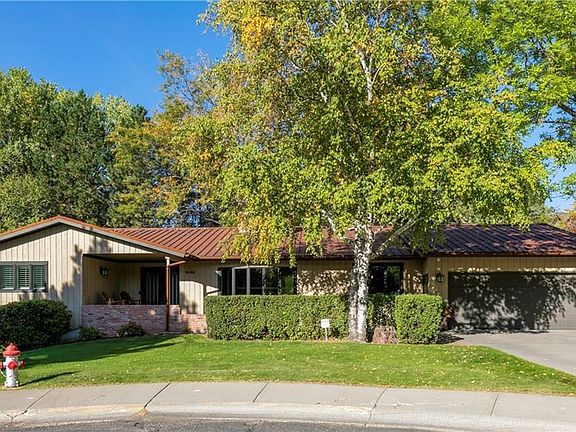 2nd image of 1802 Oak Knoll Pl