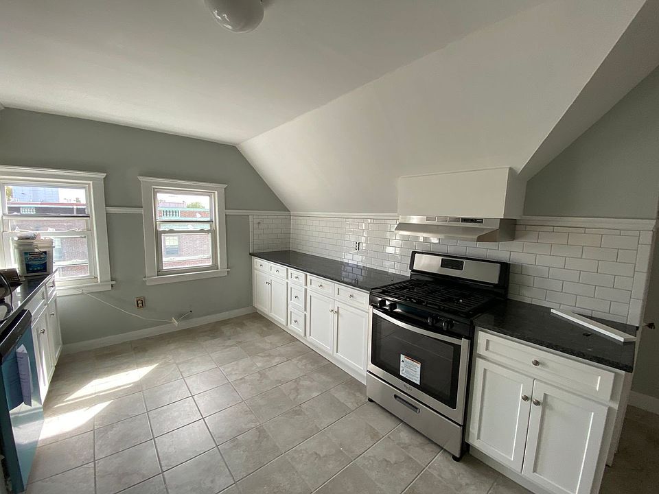 1st image of 227 Fountain St #1
