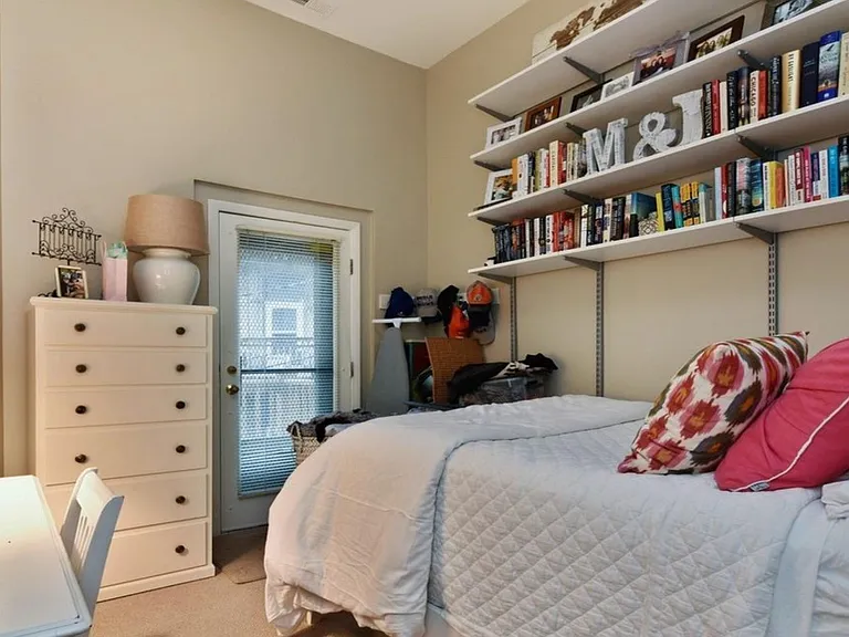 1960 N Lincoln Ave #3 — Photo 6