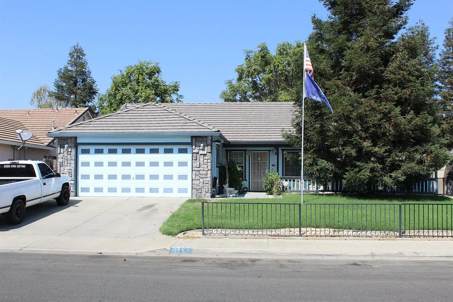 1215 Payne Way photo 1