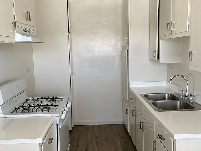 8377 Northgate Ave — Photo 12