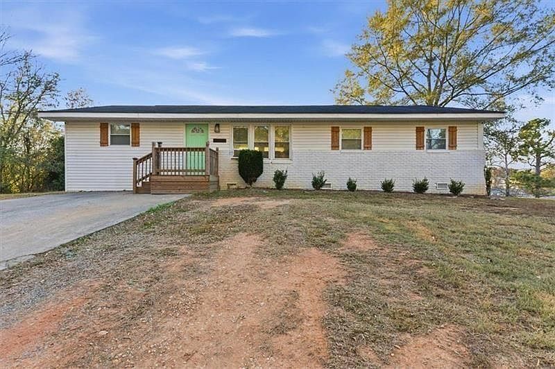 1st image of 121 Ripley Ave