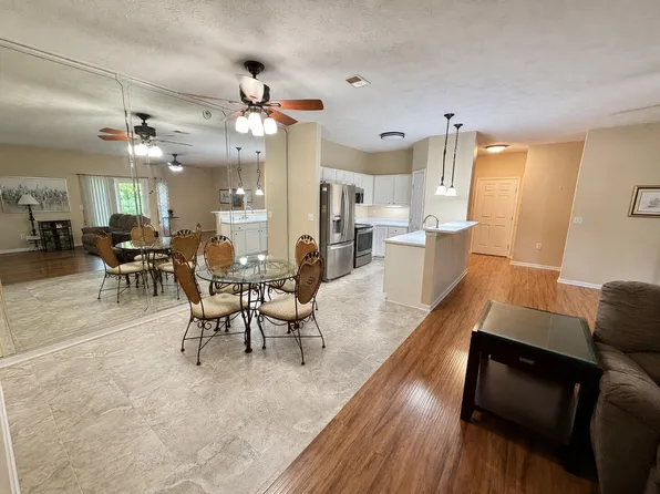 157 Saddlebrook Ln Unit 335, Florence, KY 41042