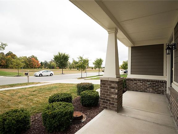 5th image of 15665 Eastpark Dr