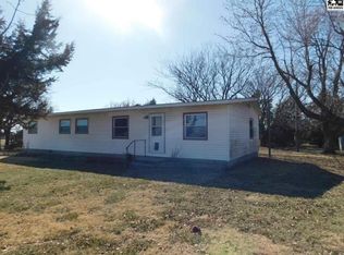 1021 26th Ave, Canton, KS 67428