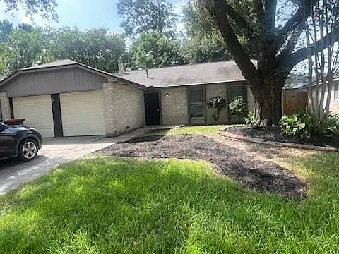 2327 Goldspring Ln — Photo 2