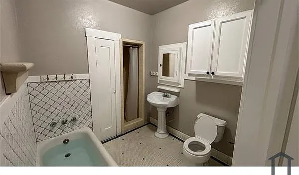 1567 N Wishon Ave — Photo 12