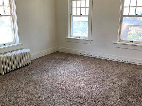 5th image of 2501 Francis St APT 2