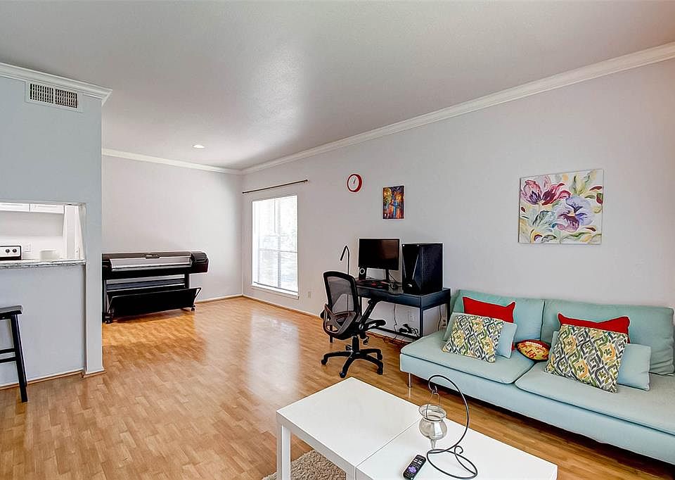 1st image of 6602 Harbor Town Dr APT 201
