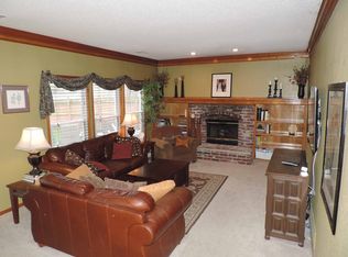 6413 Chouteau St, Shawnee, KS 66226