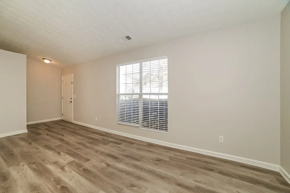 3 bed, 2.5 bath, 1884 sqft, $1,995 — Photo 3