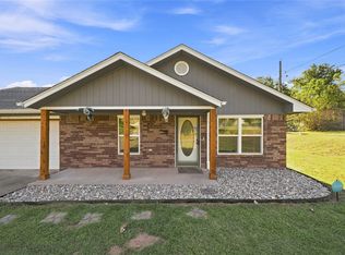 211 N Cedar St, Bristow, OK 74010