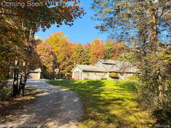 2525 E Deckerville Rd, Caro, MI 48723