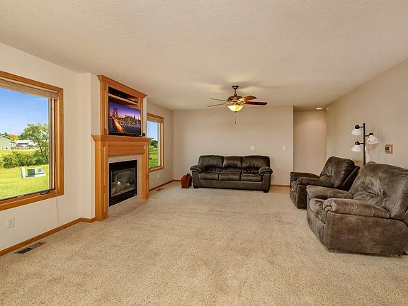 4th image of 307 Mallard Pointe Dr NW