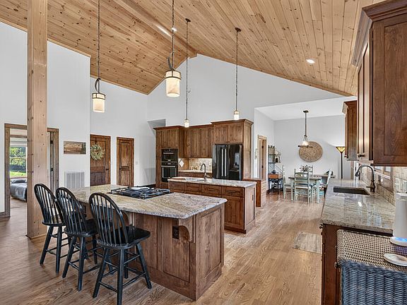 5th image of 454 Gibson Knob Rd