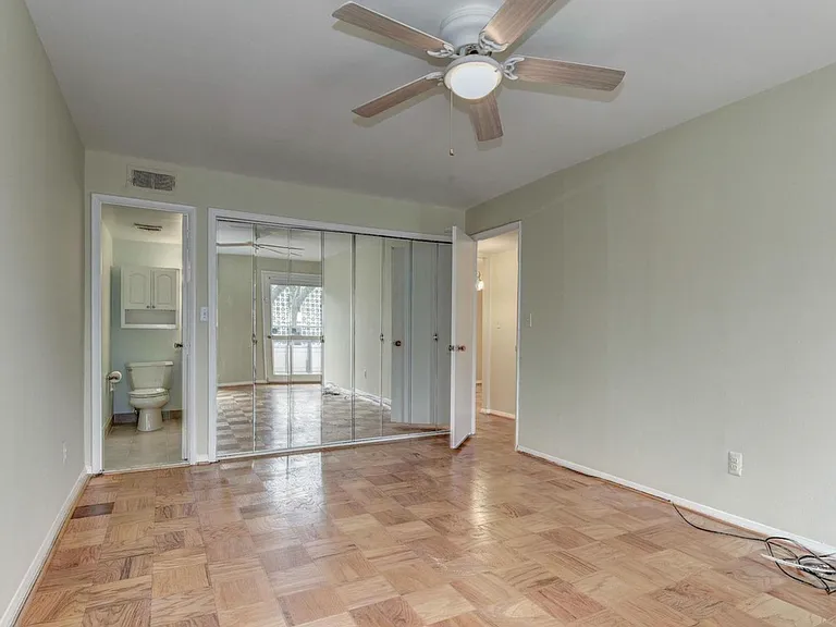 7523 Spring Lake Dr #B-2 — Photo 2