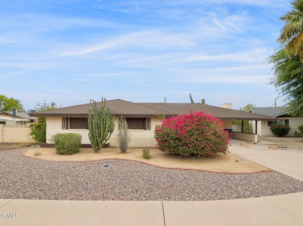 1014 E Balboa Cir