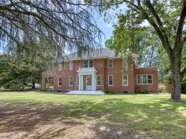 2901 Summerville Rd, Phenix City, AL 36867