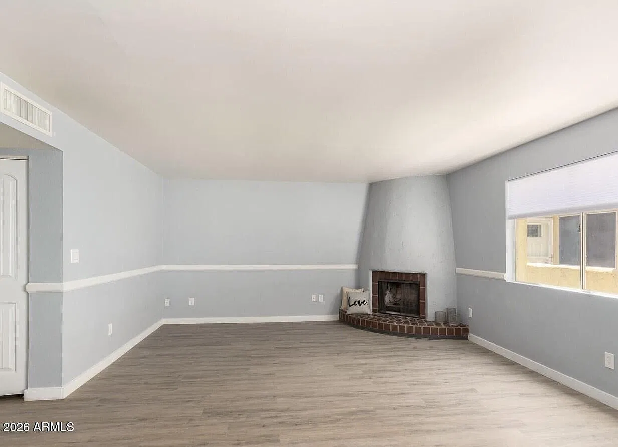 2 bed, 2.0 bath, 1050 sqft, $1,799 — Photo 4