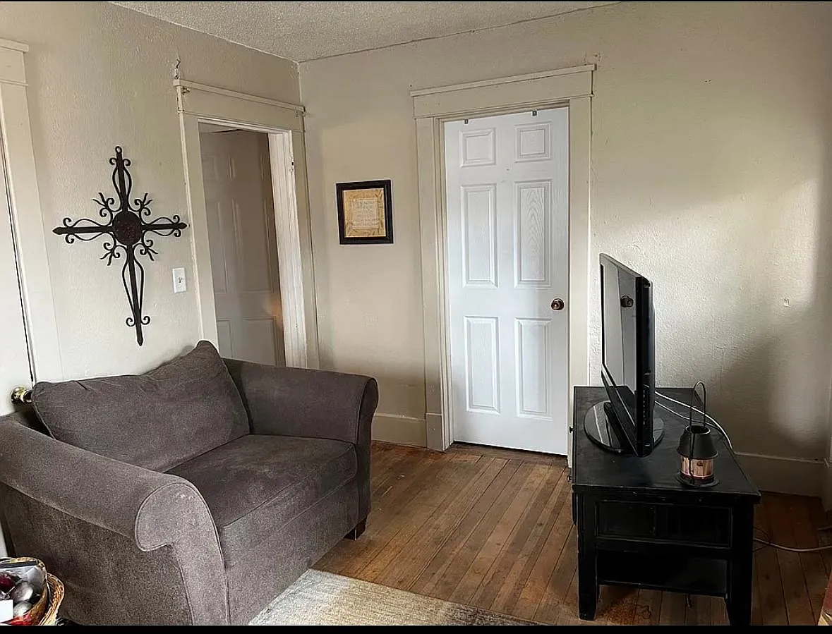 2 bed, 900 sqft, $950 — Photo 3