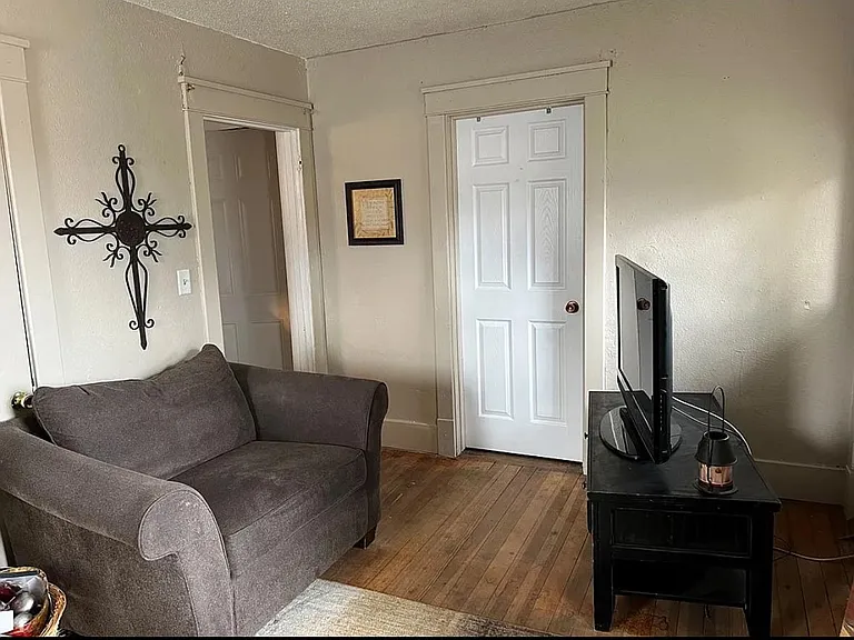 902 3rd Ave N #4 — Photo 3