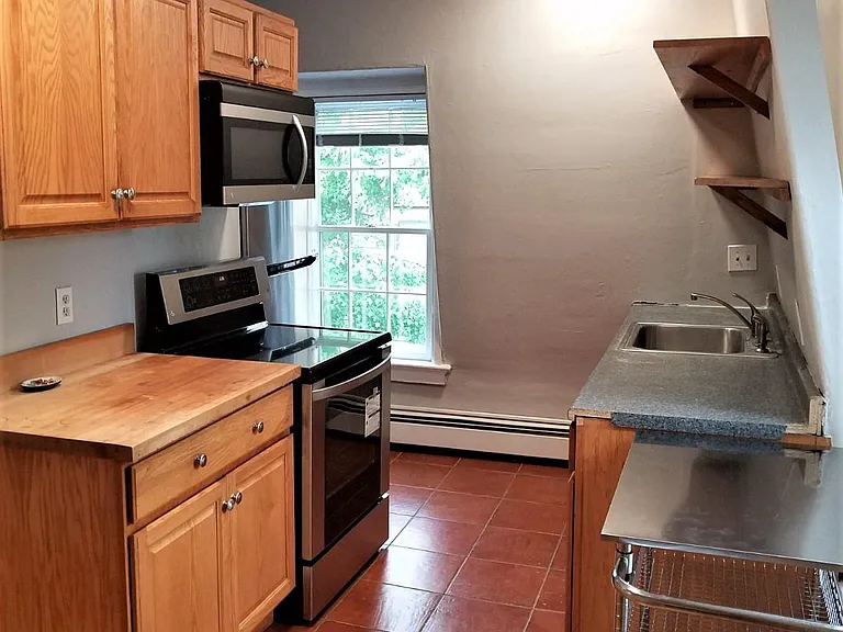 8 Cady St #3 — Photo 4